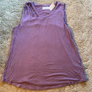 BNWT women’s Large Maurice’s plum tank with shoulder detail